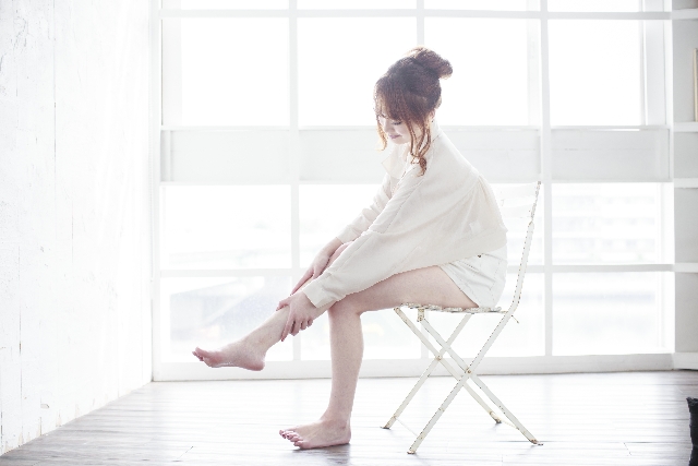 足のむくみ対策～股関節の可動域を広げよう