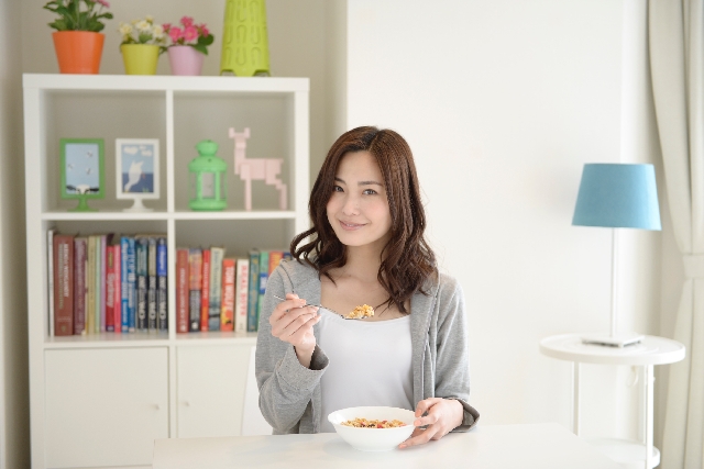 早く食べるのはダイエットの敵